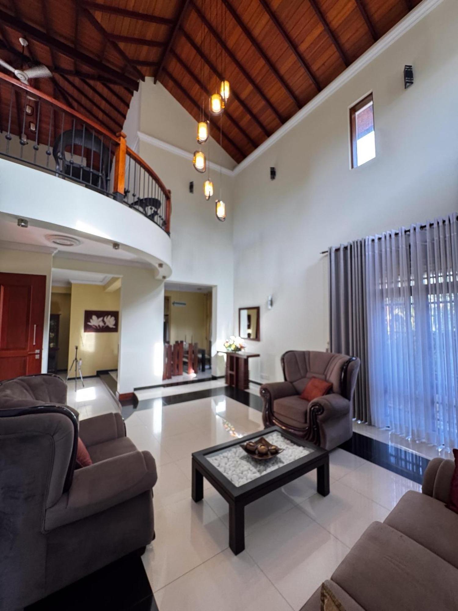 Bigcity Villa - Airport Transit Hotel Katunayaka Εξωτερικό φωτογραφία
